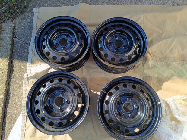 15" 5x114.3 ET45 ac�lfelni lemezfelni Suzuki