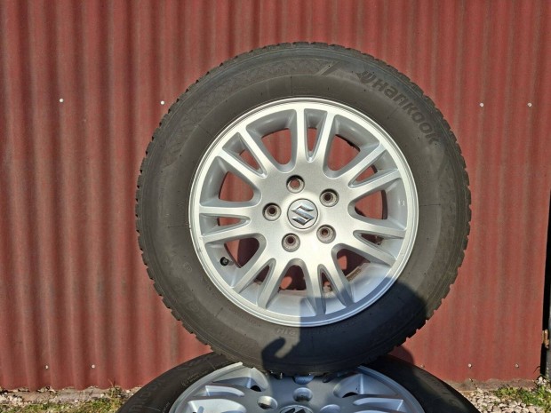 15" 5x114.3 gyri Suzuki Sx4 alufelni tligumikkal!