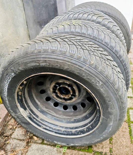 15" Aclfelni szett (195/65 R15) Tli gumikkal