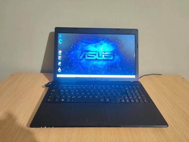 15" Asus notebook elad