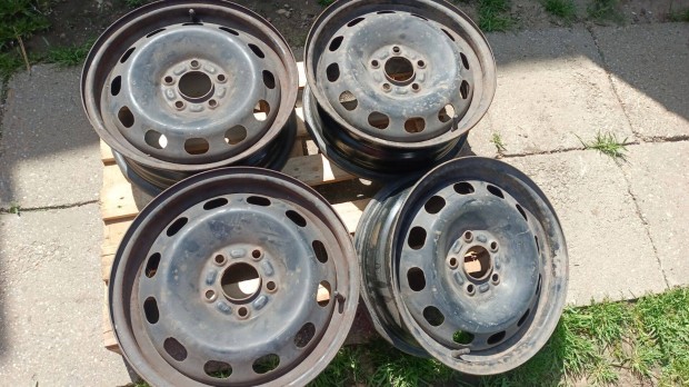 15" Ford lemezfelni elad
