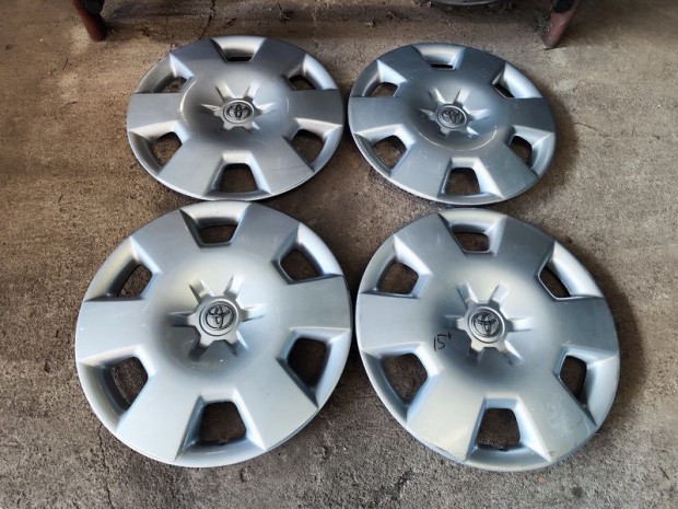 15" Gy�ri Toyota D�szt�rcsa 90Garage