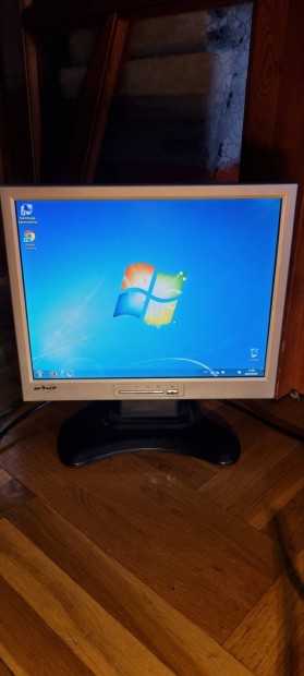 15" LCD monitor 