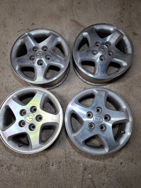 15" Mazda alufelni garnitra