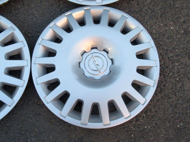 15" Opel dísztárcsa Reiner Péter részére