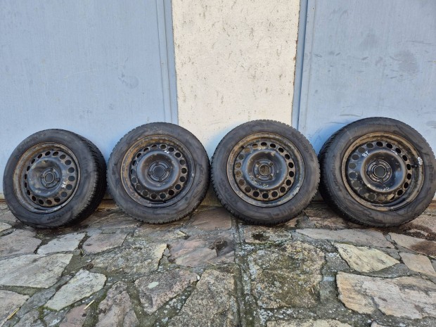 15" Opel felniszett téli gumival