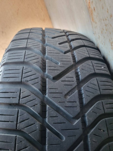 15' Pirelli tligumi szett 5*112 lemezfelnin