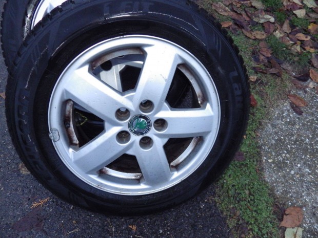 15" Skoda Alu kerekek 185/65 R15 Tli gumikkal