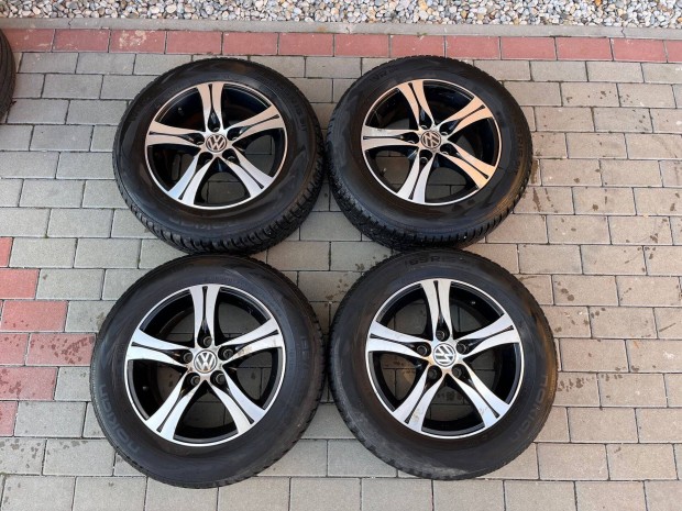 15" VW bicolor alufelni 195/65/R15 Nokian téligumival DOT 4318