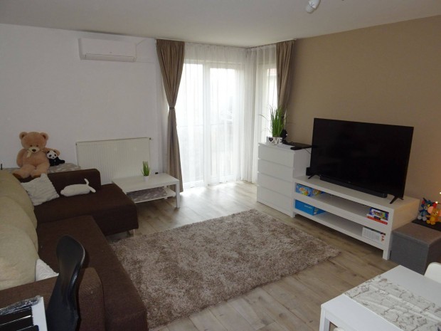 15. ker., 3 szob�s, �jszer� lak�s elad�, 2 erk�llyel