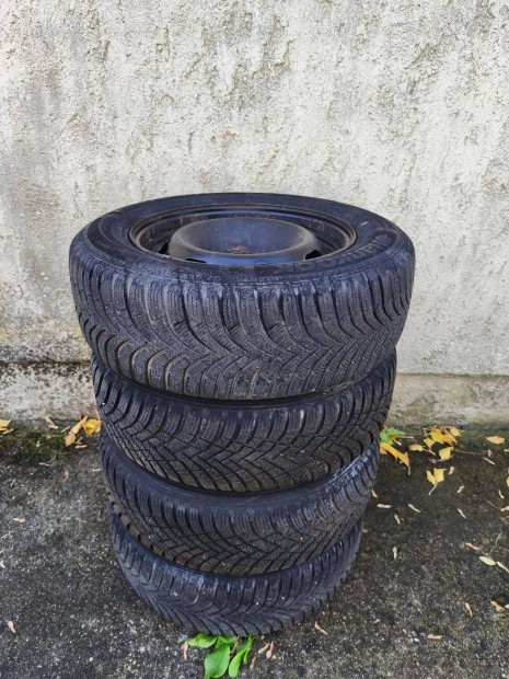 15" lemezfelni 4x100 6Jx15 Téli gumi 195/65 R15 91T Hankook Winter