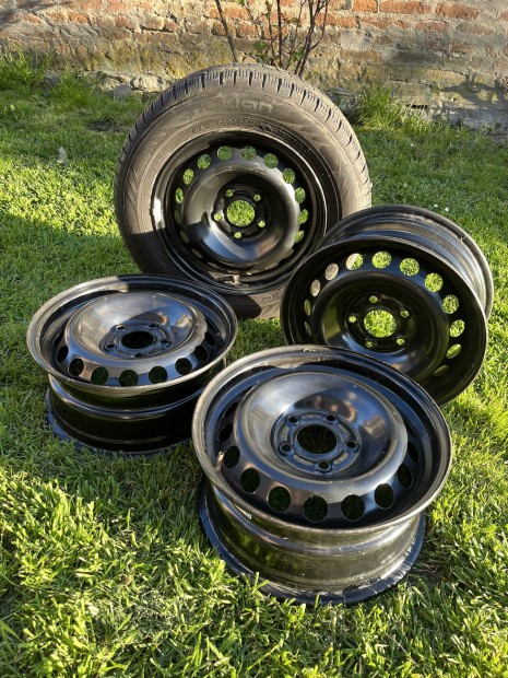 15" lemezfelni szett Renault-hoz - 4 db + 1 gumi
