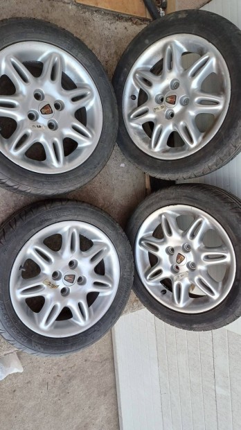 15"-s 4x100 alufelni garnitra 195/50R15-es nyrigumikkal elad