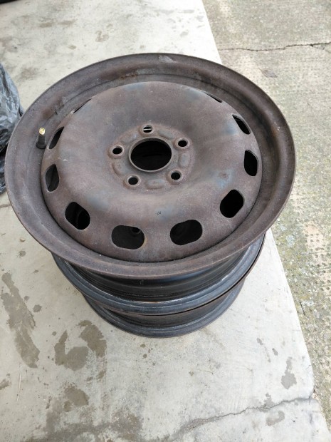 15"-os ac�lfelni garnit�ra elad�!