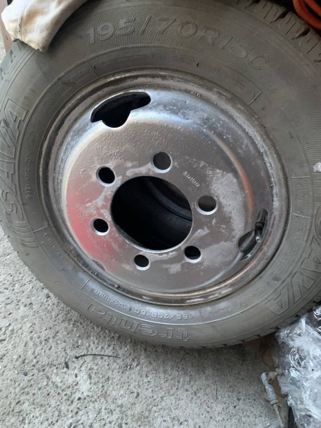 15 c gumival acél felni Dyna Toyota