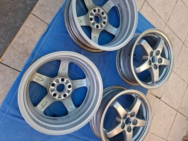 15 col 5x100 lyukoszts Toyota Prius Lexus CT200h gyri alufelni szet