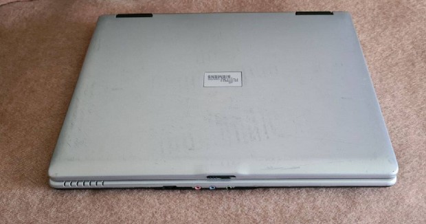 15 coll Fujitsu Amilo laptop elad