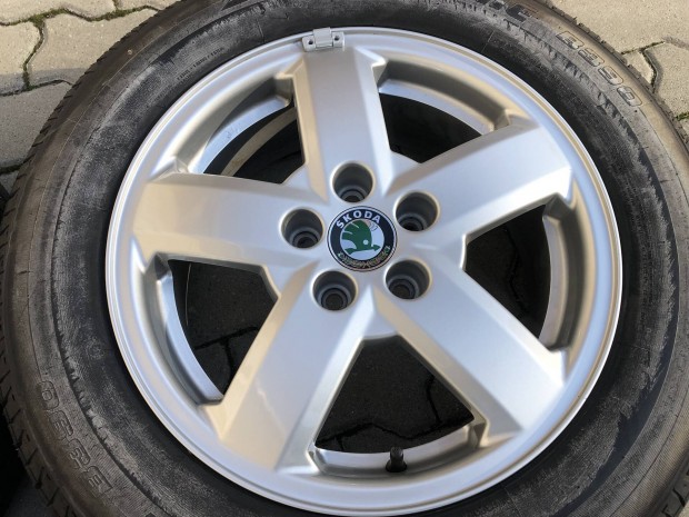 15 colos 5x100 gyri Skoda j alufelni 15 col