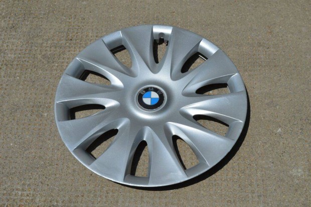 15 colos BMW dísztárcsa
