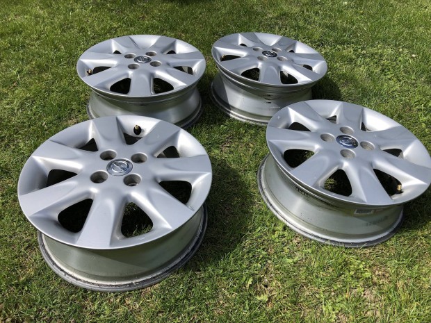 15 colos Nissan Micra alufelni