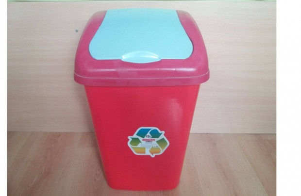 15 literes m�anyag szemetes konyhai kuka billen� tet�vel
