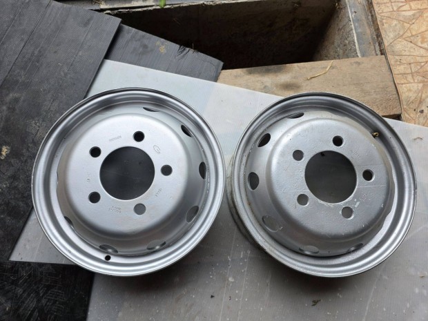 15-ös Nissan Cabstar lemez felni 2db eladó!