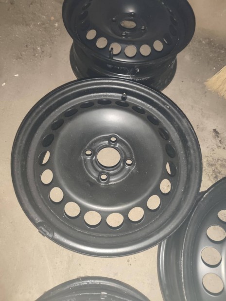 15 s opel astra,corsa 2 szett vas felni tli gumival