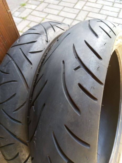 160/60 r17 motorgumi eladó