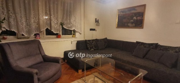 160 nm-es h�z elad� Csorna