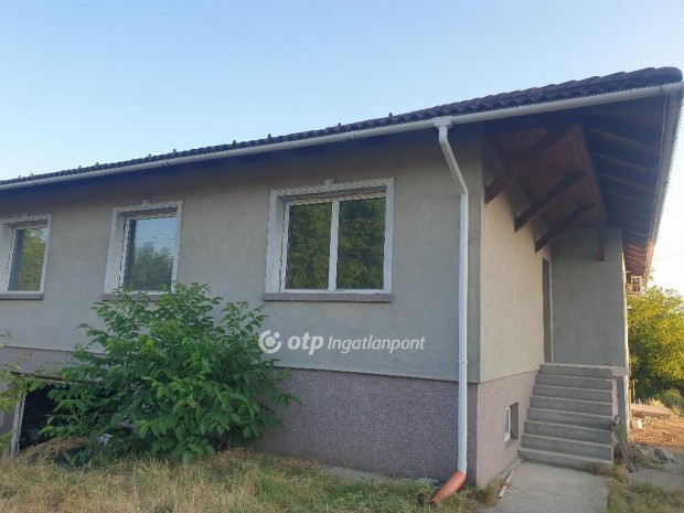 160 nm-es h�z elad� Kerepes