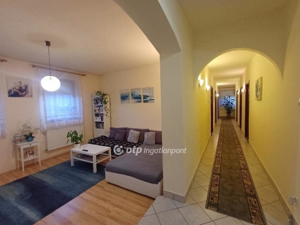 160 nm-es h�z elad� Szigetszentmikl�s