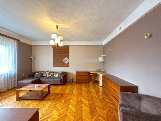 160 nm-es h�z elad� Vecs�s