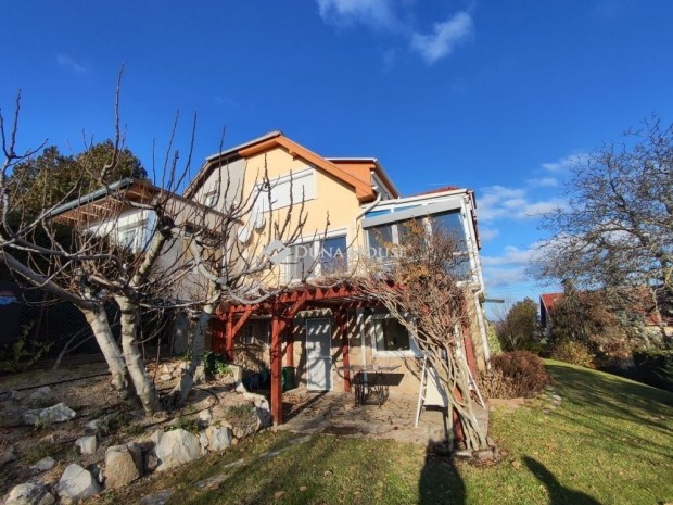 160 nm-es h�z elad� Velence