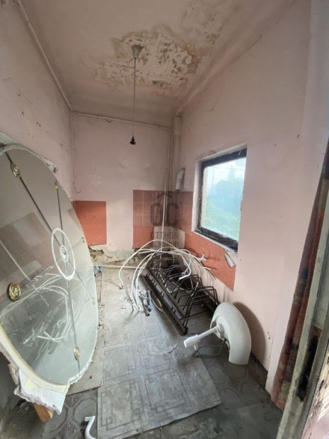 160 nm-es lak�s elad� Cegl�d