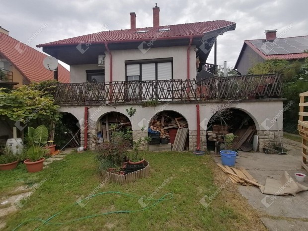 163 nm-es h�z elad� Gy�r