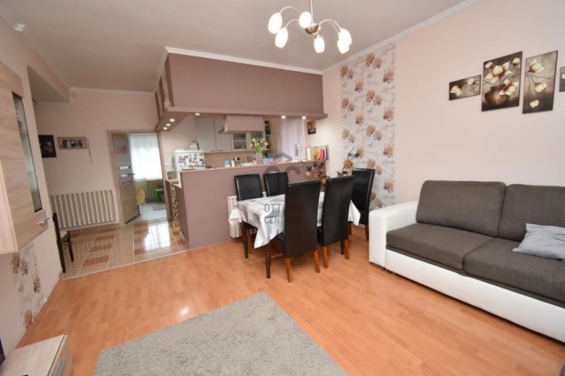 164 nm-es h�z elad� Nemesszentandr�s