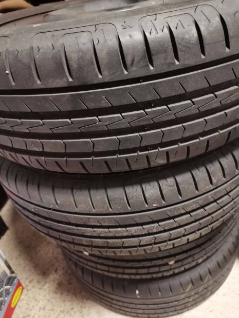 165*60*14 Ny�ri gumi felnivel