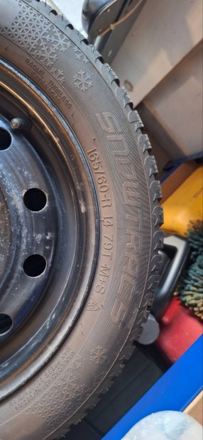 165/60r14 Vredestein újszerű téli gumi Suzuki felnin