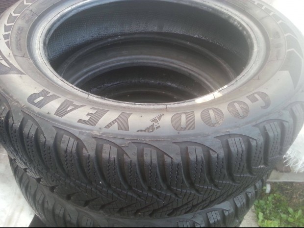 165/65R14 Goodyear újszerű téli gumi gaenitúra