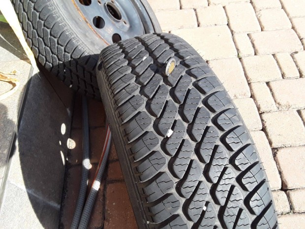 165/65R14 M+S Négyévszakos gumik acélfelnin 4db