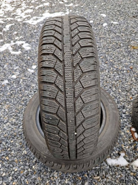 165/65 r15 4éves 80%os 2db Semperit téli gumi eladó