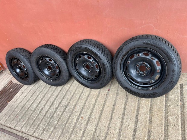 165/70R14 Hankook Winter icept RS3 Téligumi DOT:1722+ Lemezfelni
