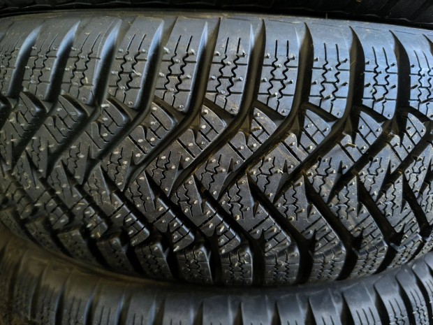 165/70R14 j Laufenn tli gumi garnitra 165/70 R14