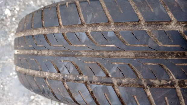 165/70 R13 79 T TL 1db Kumho Power Star 758 nyári gumi eladó