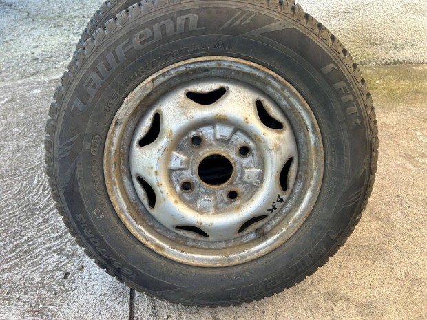 165/70 R13 Laufenn téli gumik,Suzuki felniken!