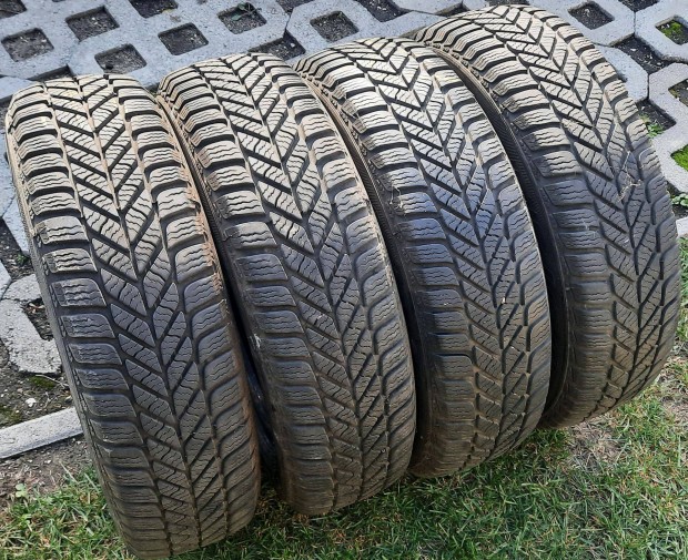 165/70 R14 Debica Téli gumik