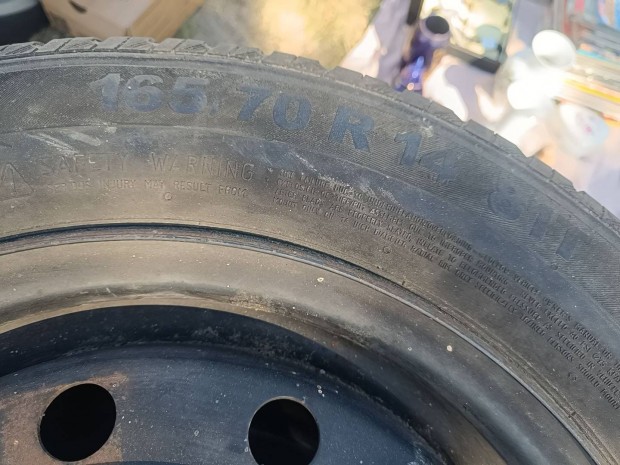 165 70 R14 lemez felni gumival