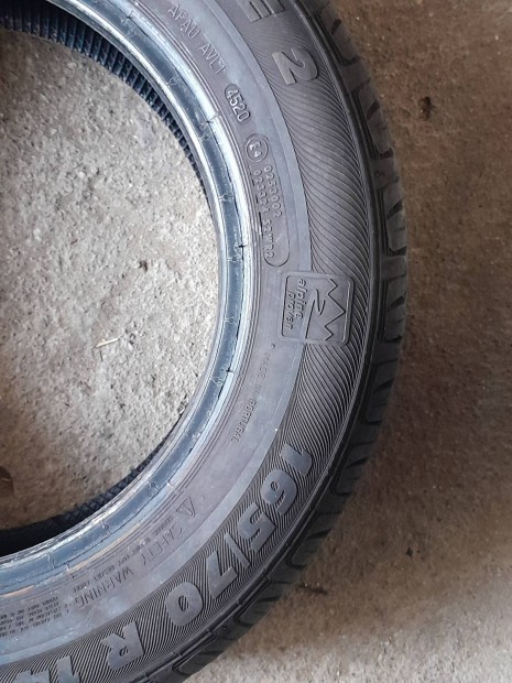 165 70 r14 top gumi 4 darab szinte uj