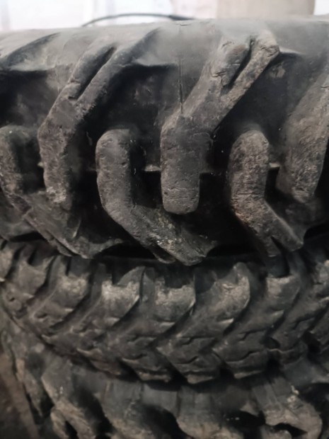 165 /70 r13 terepgumi, trabant felni