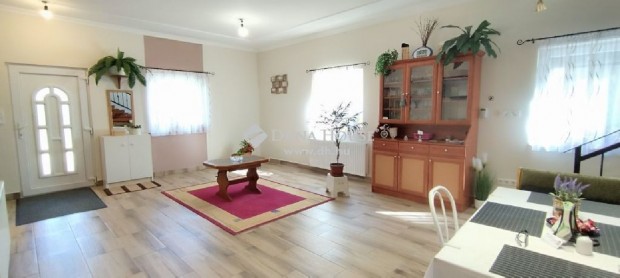 165 nm-es h�z elad� Solym�r